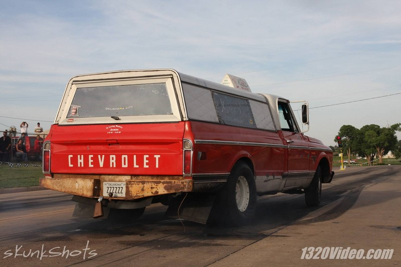 Illustration for article titled Oklahoma: Home Of The Sleepiest Sleeper Truck Ever